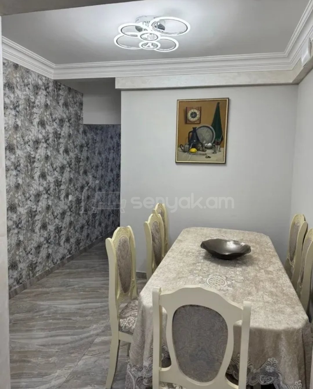 2 Սենյականոց Բնակարան Քարե Շենքում, 42քմ, 4/5 հարկ, Կապիտալ Վերանորոգված