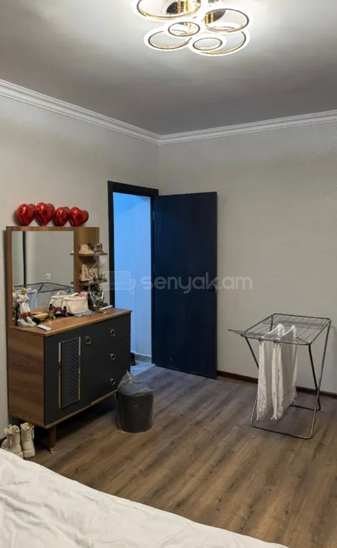 2 Սենյականոց Բնակարան Քարե Շենքում, 42քմ, 4/5 հարկ, Կապիտալ Վերանորոգված