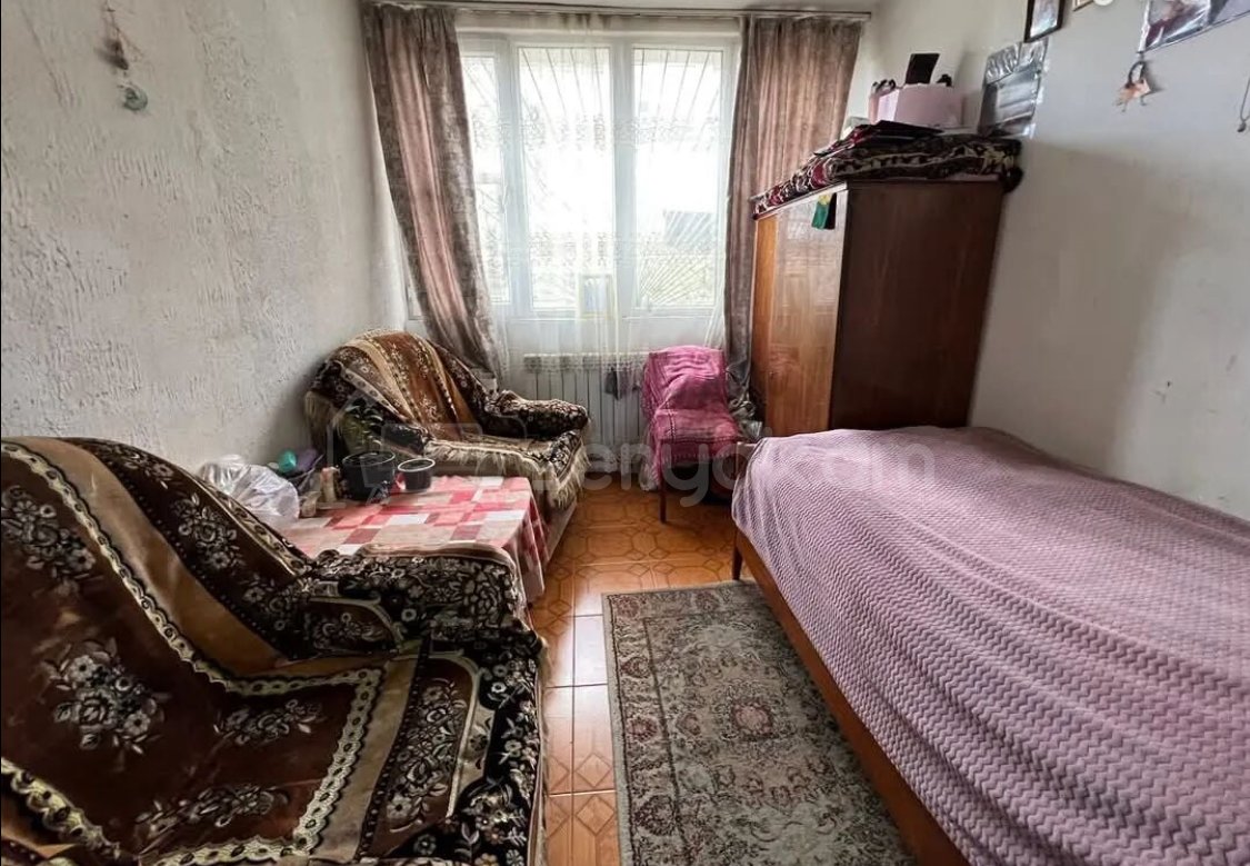 2 Սենյականոց Բնակարան Քարե Շենքում, 50քմ, 1/4 հարկ, Նորմալ Վիճակում