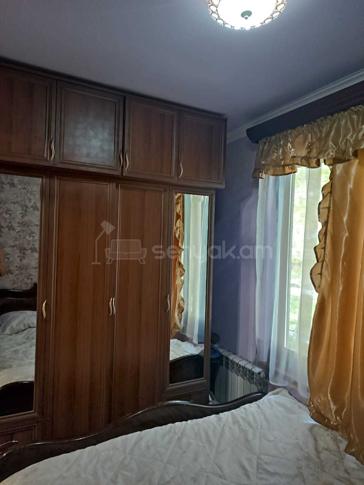 3 Սենյականոց Բնակարան Քարե Շենքում, 43քմ, 2/4 հարկ, Կապիտալ Վերանորոգված