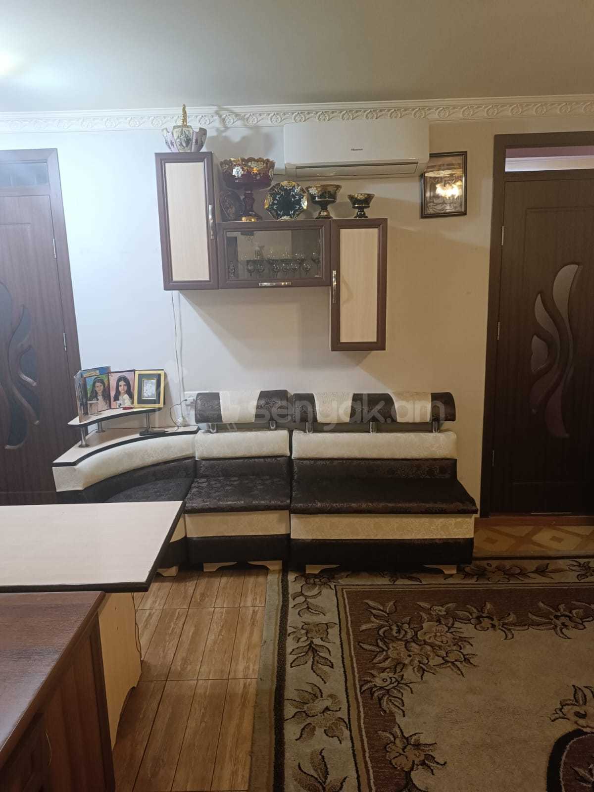 3 Սենյականոց Բնակարան Քարե Շենքում, 43քմ, 2/4 հարկ, Կապիտալ Վերանորոգված