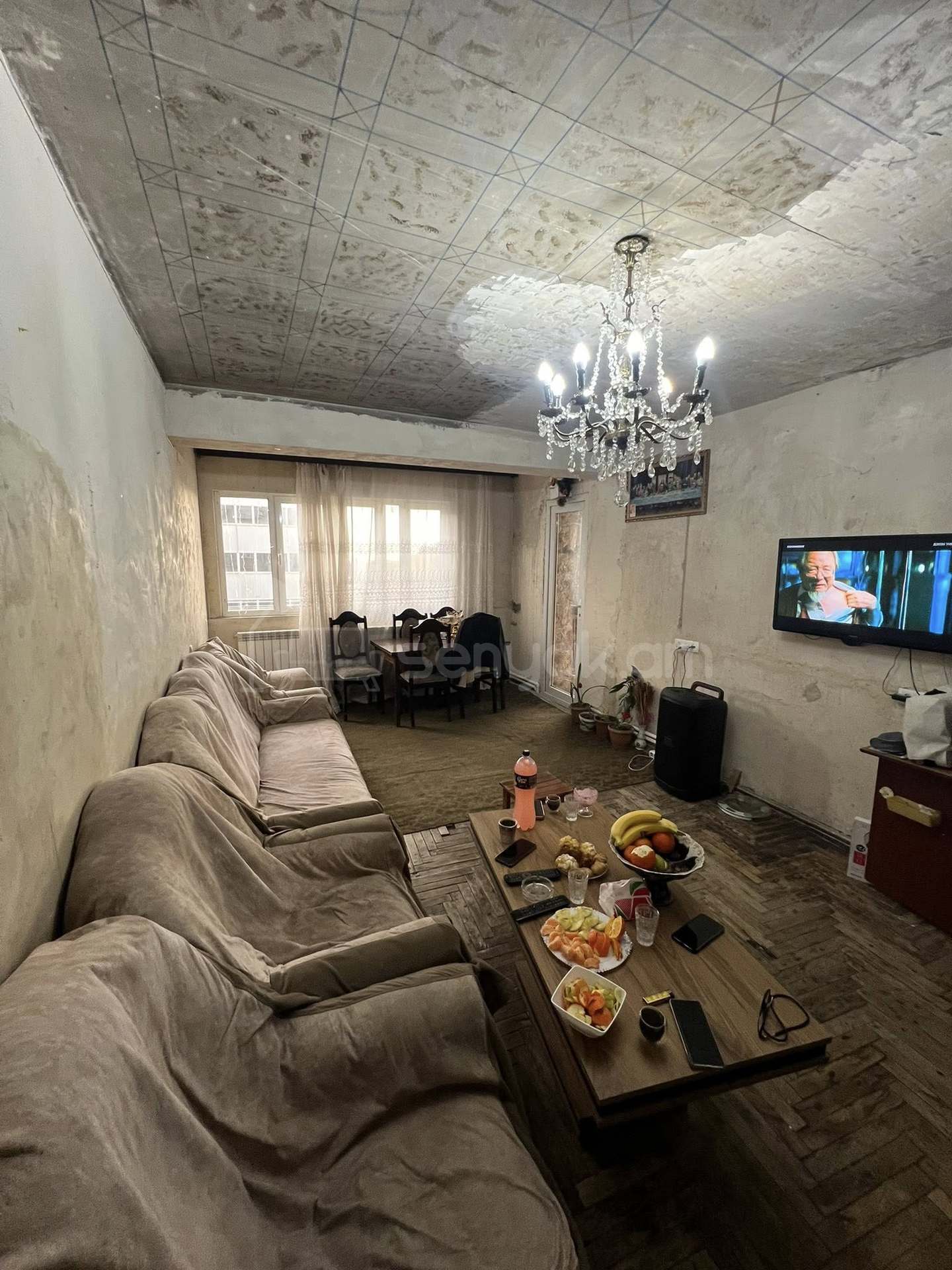 4 Սենյականոց Բնակարան Քարե Շենքում, 125քմ, 4/5 հարկ, Պետական Վիճակում