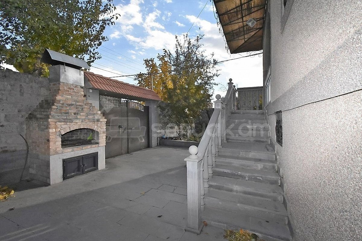 5 Սենյականոց Սեփական Տուն, 178քմ, Կապիտալ Վերանորոգված