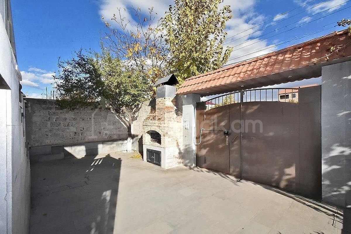 5 Սենյականոց Սեփական Տուն, 178քմ, Կապիտալ Վերանորոգված