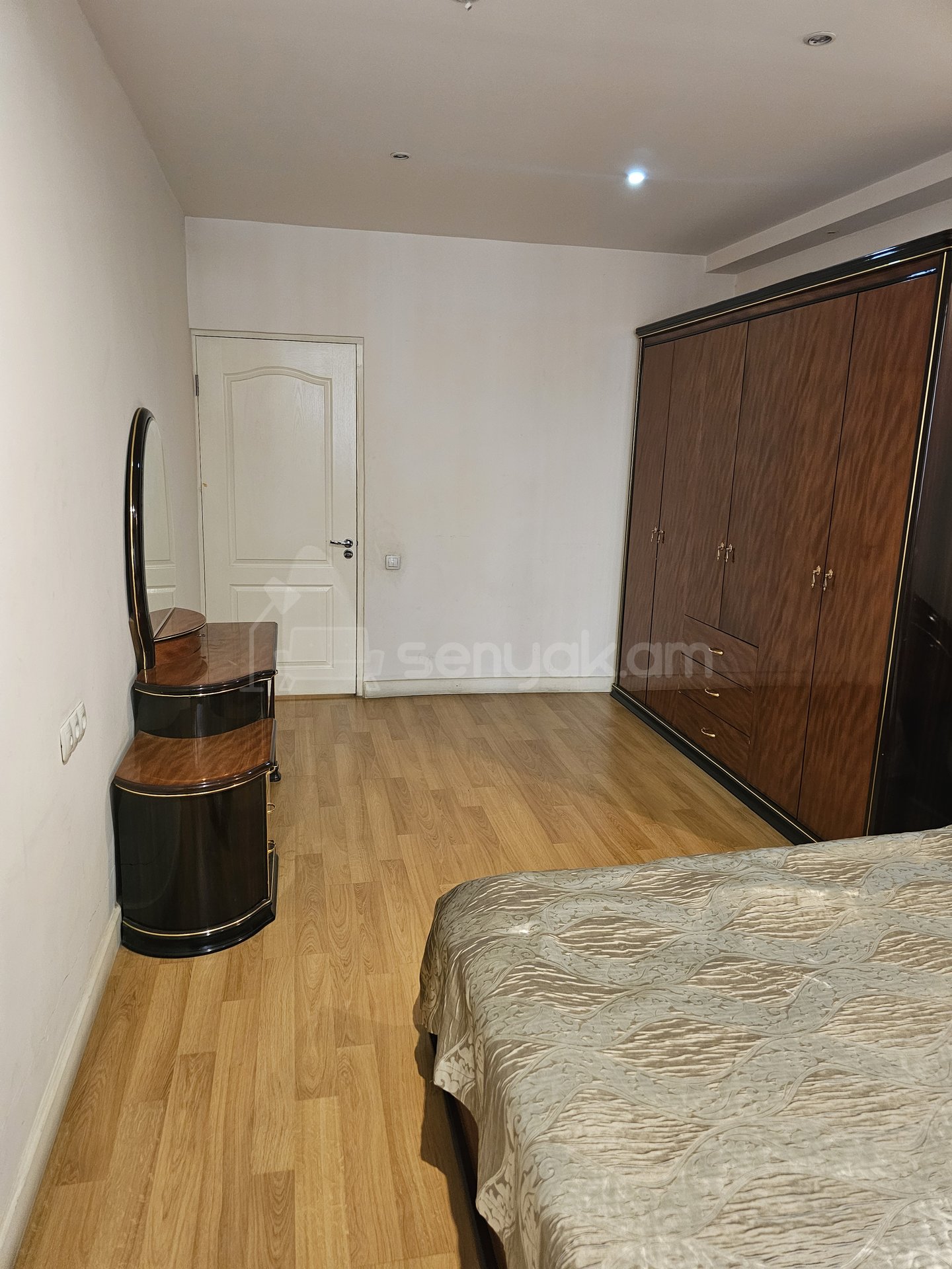 2 Սենյականոց Բնակարան, 70քմ, 2/9 հարկ, Կապիտալ Վերանորոգված, Կահավորված