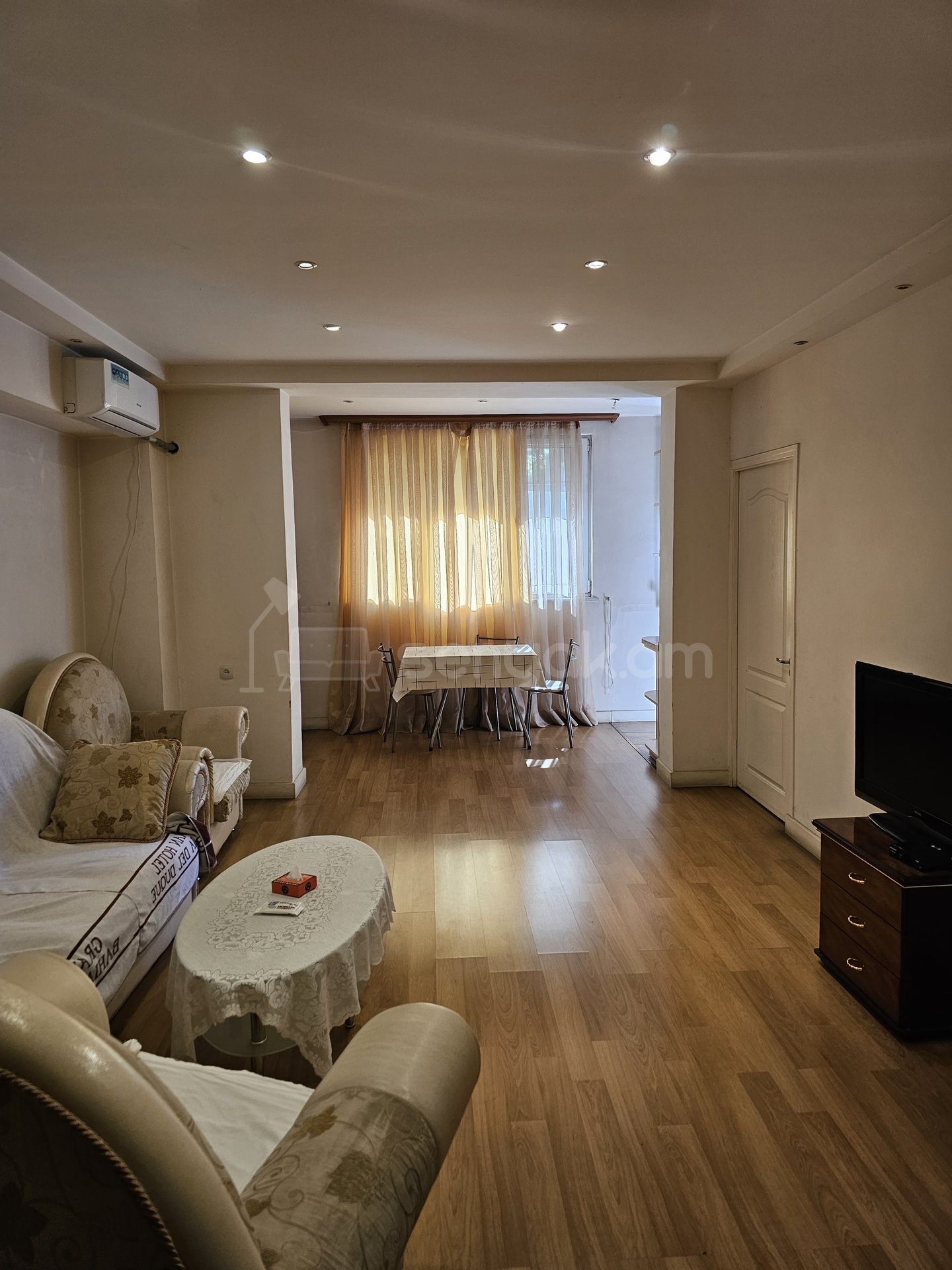 2 Սենյականոց Բնակարան, 70քմ, 2/9 հարկ, Կապիտալ Վերանորոգված, Կահավորված