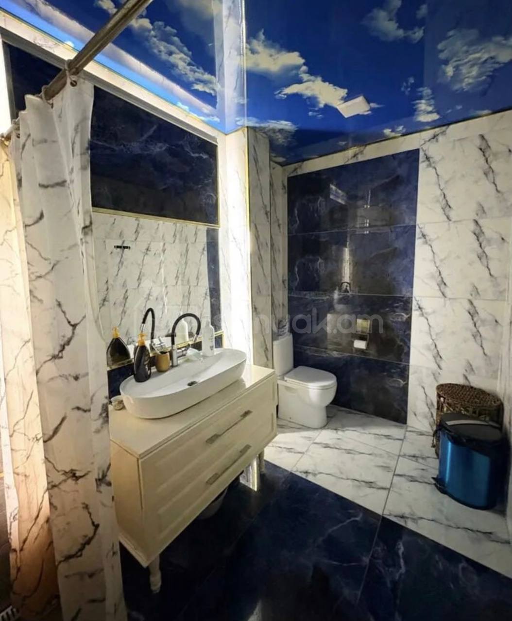 4 Սենյականոց Բնակարան Քարե Շենքում, 101քմ, 2/5 հարկ, Կապիտալ Վերանորոգված