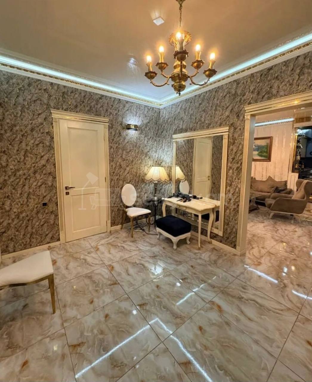 4 Սենյականոց Բնակարան Քարե Շենքում, 101քմ, 2/5 հարկ, Կապիտալ Վերանորոգված