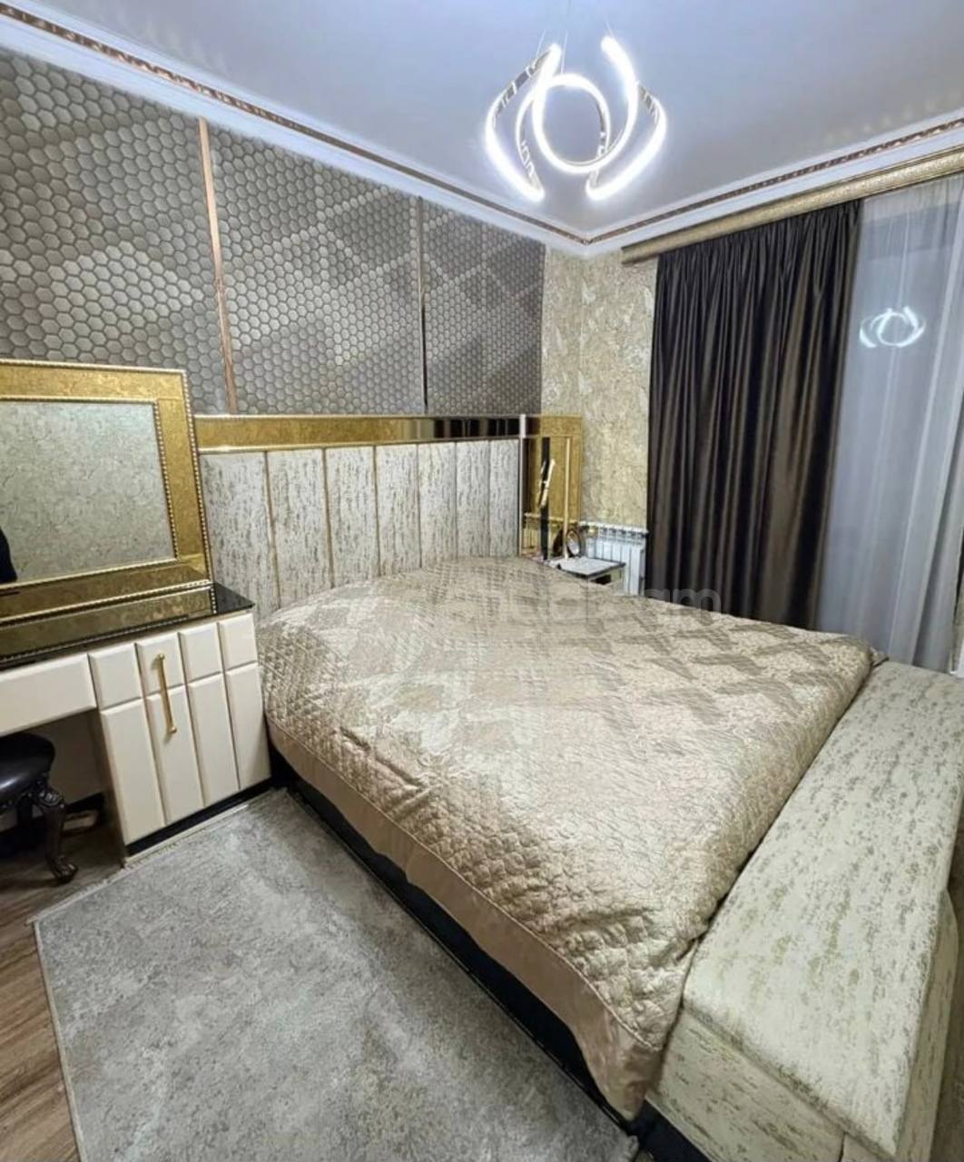 4 Սենյականոց Բնակարան Քարե Շենքում, 101քմ, 2/5 հարկ, Կապիտալ Վերանորոգված