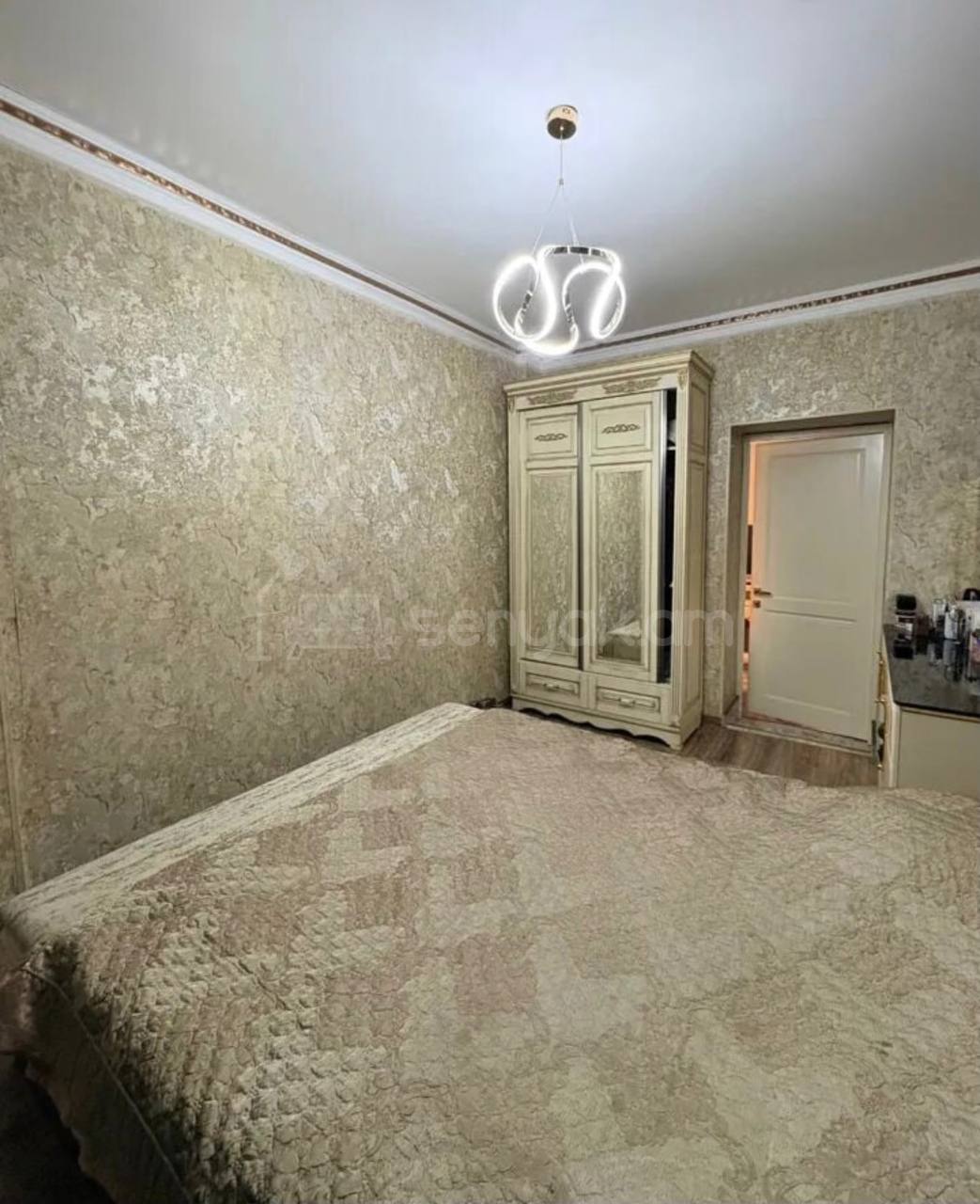 4 Սենյականոց Բնակարան Քարե Շենքում, 101քմ, 2/5 հարկ, Կապիտալ Վերանորոգված