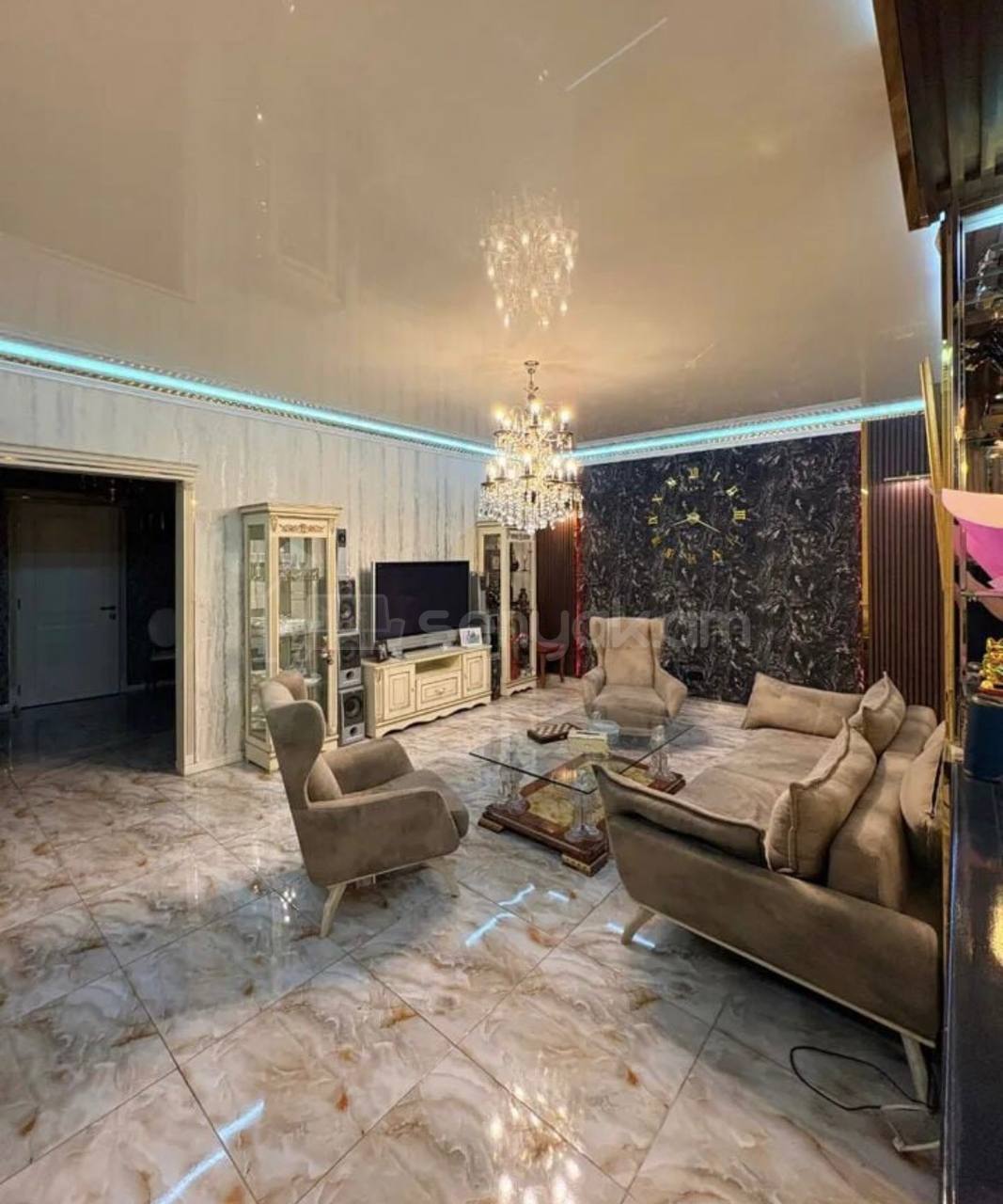 4 Սենյականոց Բնակարան Քարե Շենքում, 101քմ, 2/5 հարկ, Կապիտալ Վերանորոգված