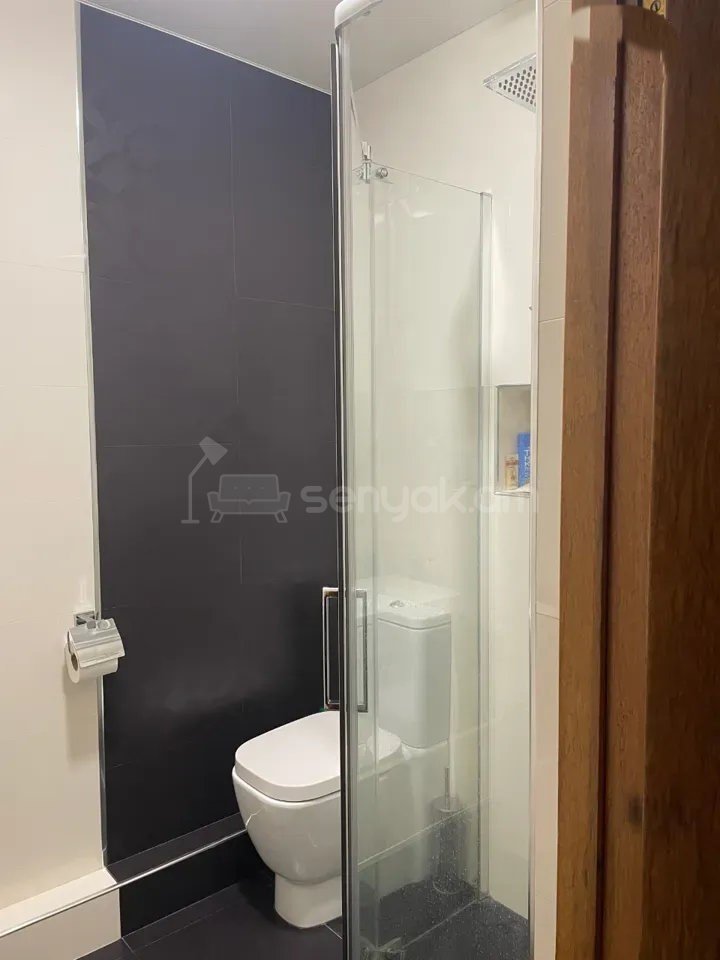 3 Սենյականոց Բնակարան Քարե Շենքում, 84քմ, 1/4 հարկ, Կապիտալ Վերանորոգված