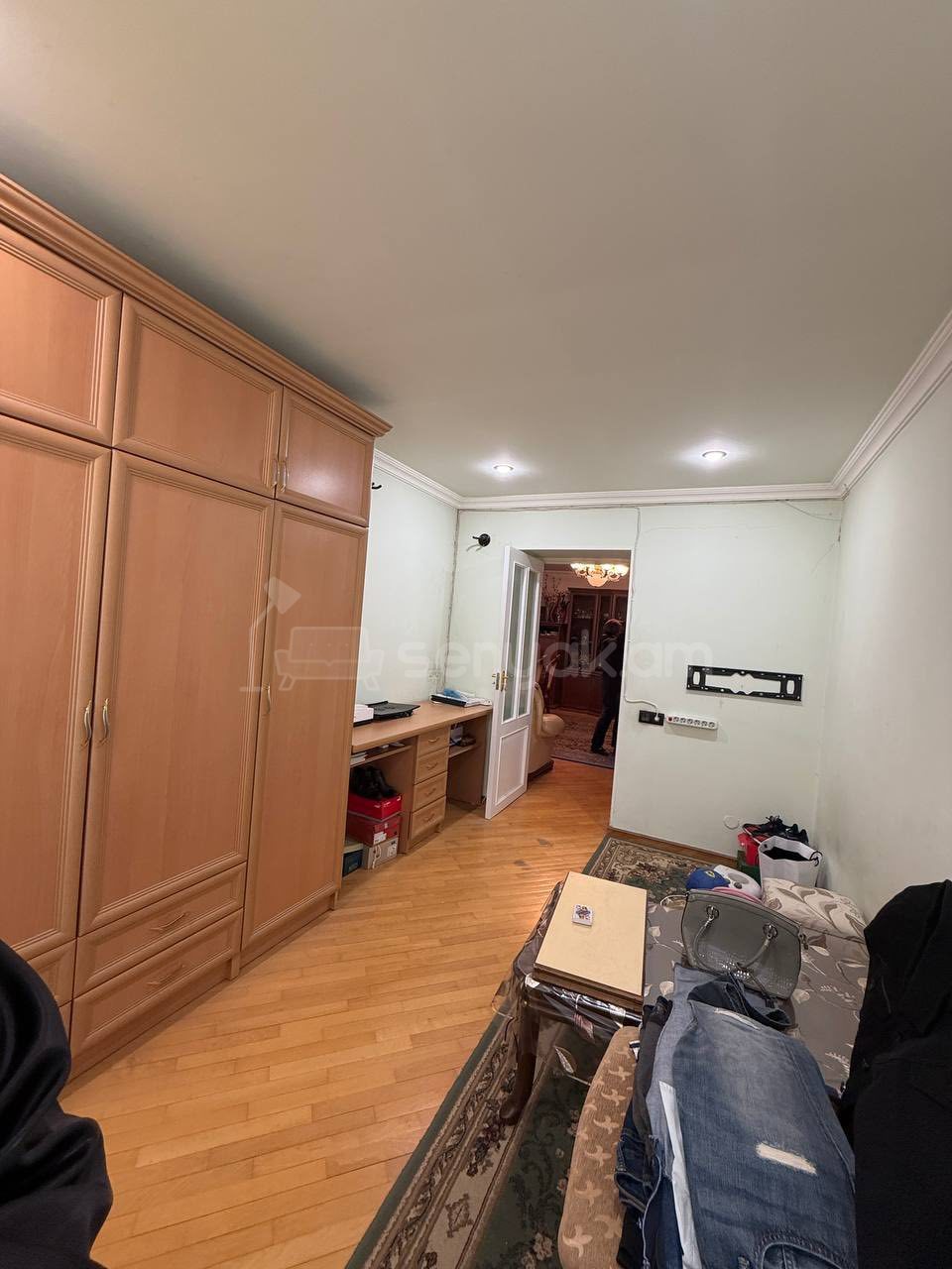 3 Սենյականոց Բնակարան Քարե Շենքում, 81քմ, 5/5 հարկ, Նորմալ Վիճակում