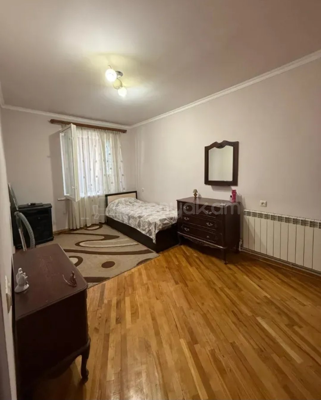 3 Սենյականոց Բնակարան Քարե Շենքում, 78քմ, 5/5 հարկ, Նորմալ Վիճակում