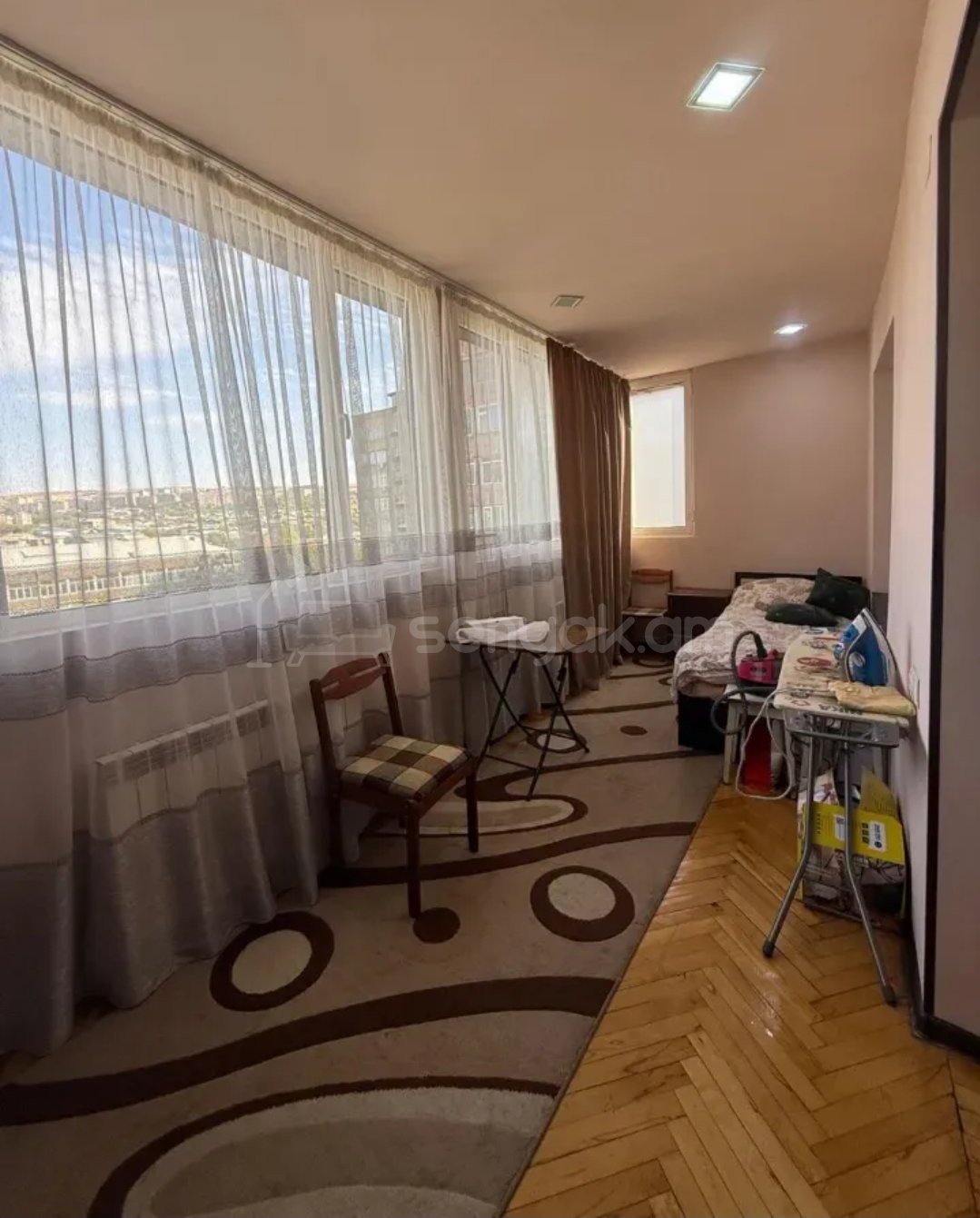 3 Սենյականոց Բնակարան Քարե Շենքում, 78քմ, 5/5 հարկ, Նորմալ Վիճակում