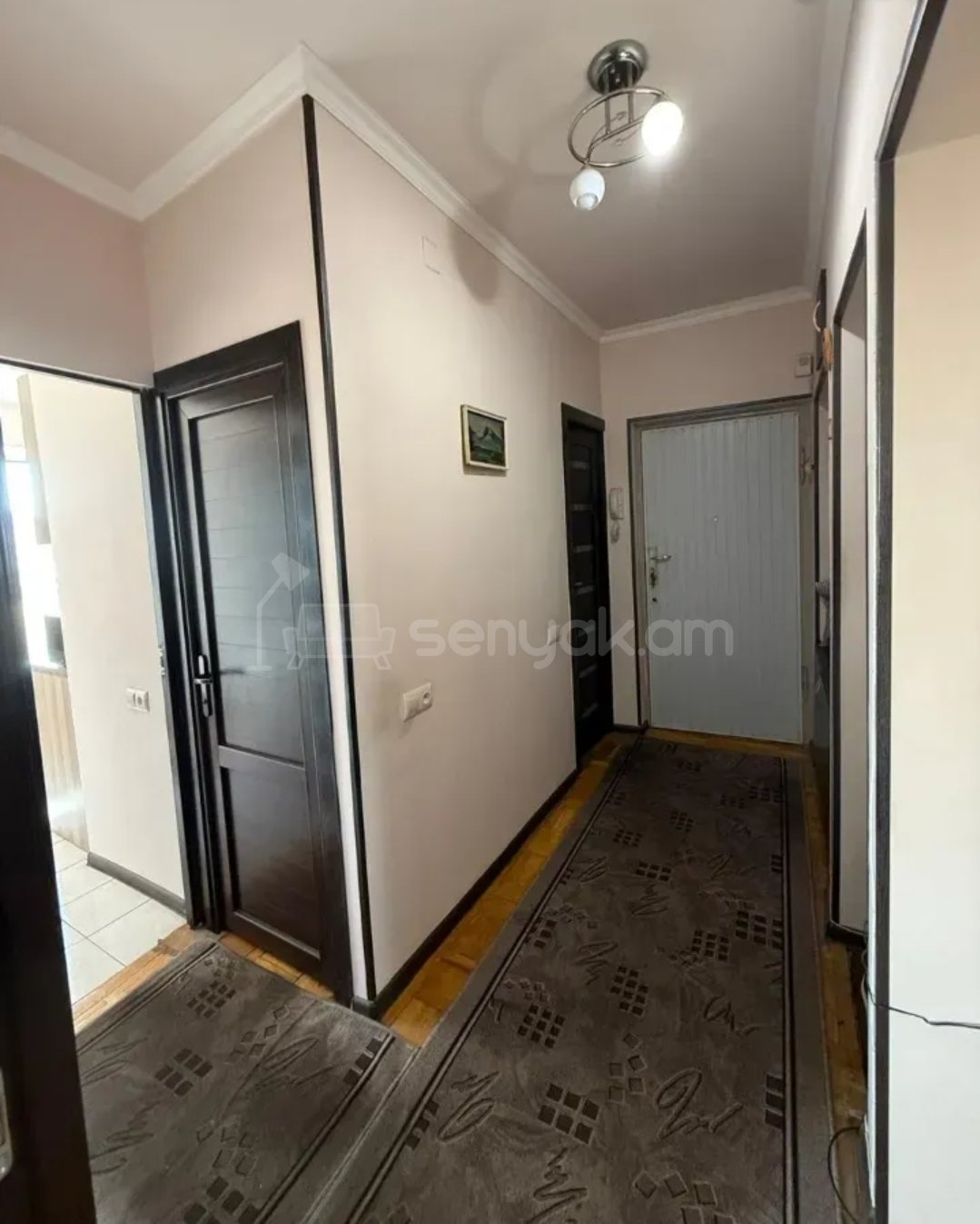 3 Սենյականոց Բնակարան Քարե Շենքում, 78քմ, 5/5 հարկ, Նորմալ Վիճակում