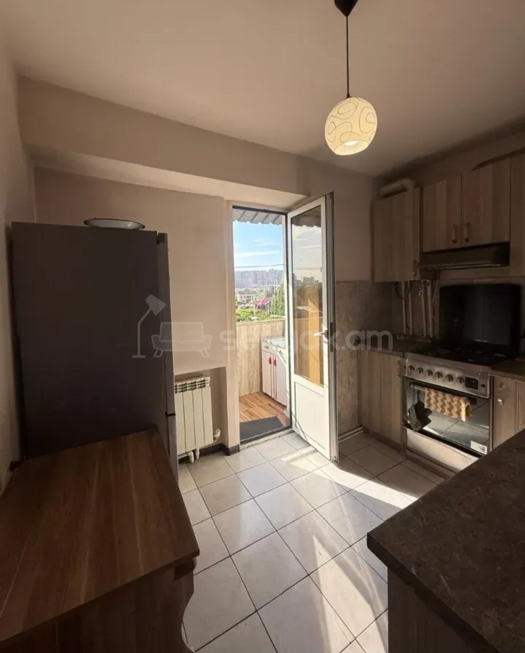 3 Սենյականոց Բնակարան Քարե Շենքում, 78քմ, 5/5 հարկ, Նորմալ Վիճակում