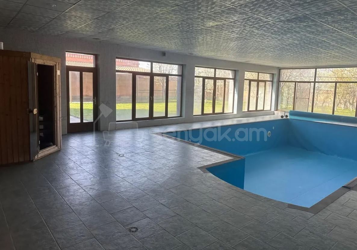 Օֆիսային Տարածք, 1250քմ, Կապիտալ Վերանորոգված