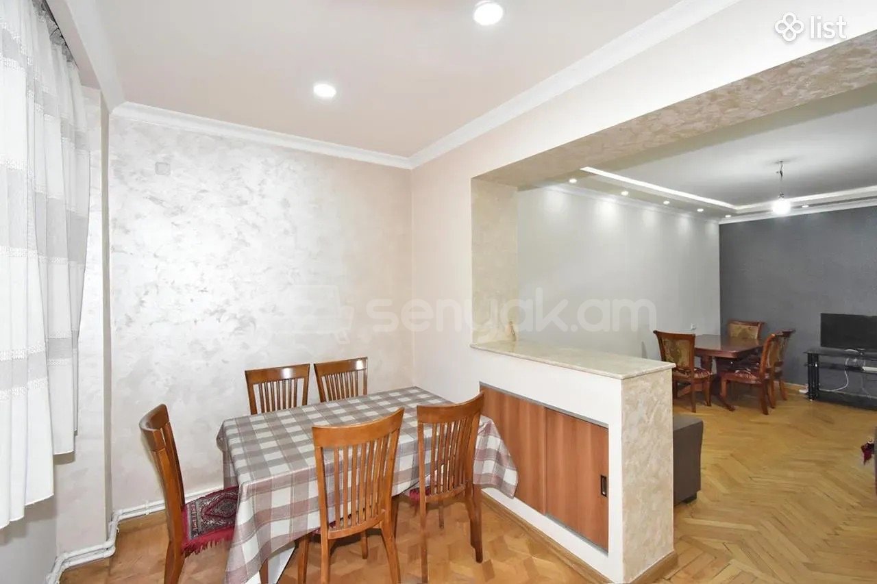 3 Սենյականոց Բնակարան Քարե Շենքում, 72քմ, 1/5 հարկ, Կապիտալ Վերանորոգված, Կահավորված, Արևկող
