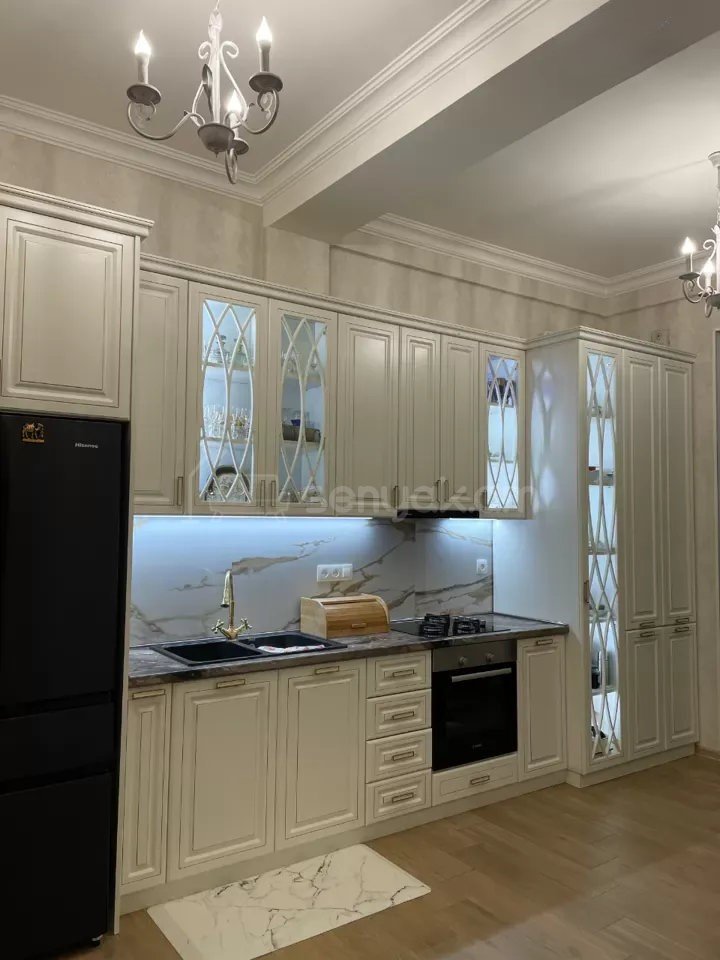 3 Սենյականոց Բնակարան Քարե Շենքում, 84քմ, 1/4 հարկ, Կապիտալ Վերանորոգված