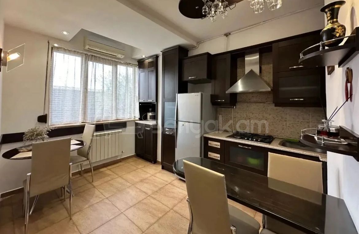 2 Սենյականոց Բնակարան, 45քմ, 3/9 հարկ, Կապիտալ Վերանորոգված, Կահավորված, Արևկող