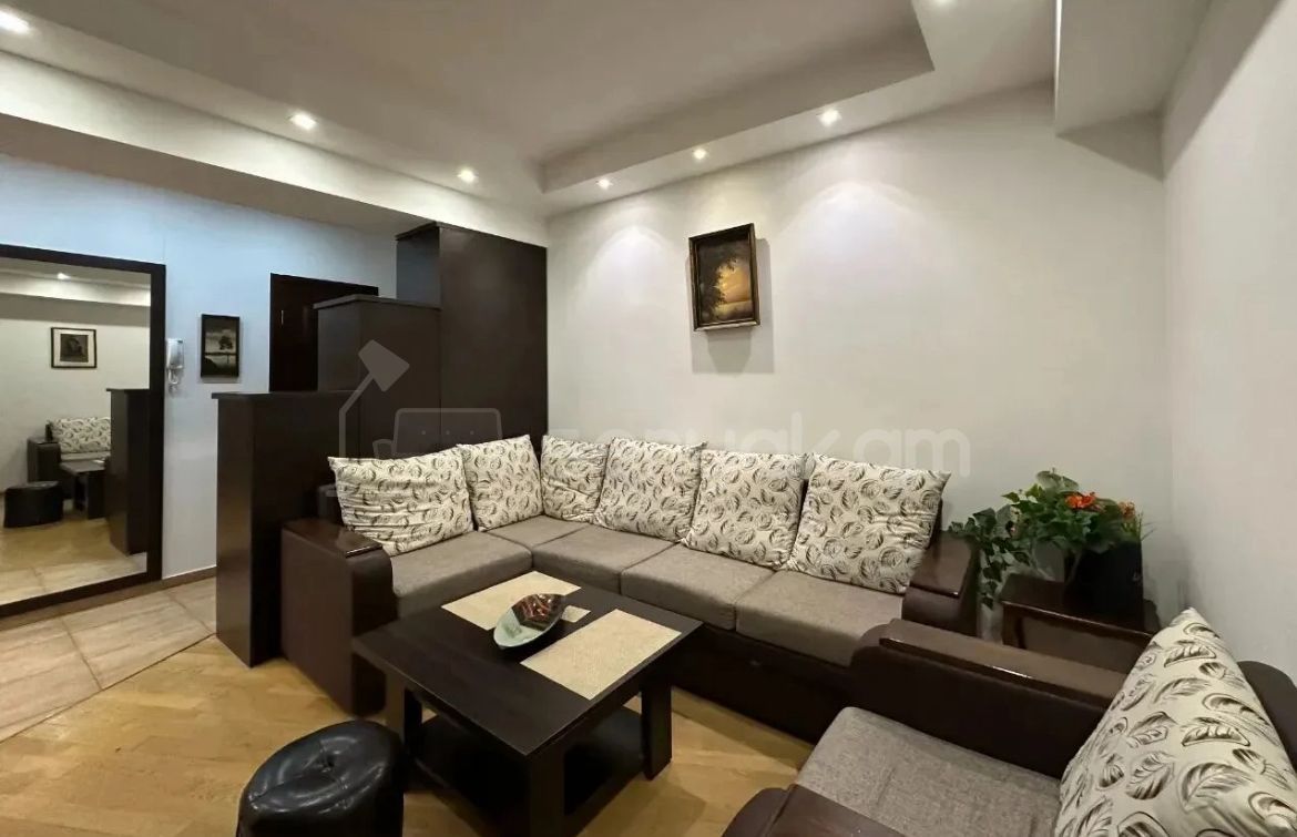 2 Սենյականոց Բնակարան, 45քմ, 3/9 հարկ, Կապիտալ Վերանորոգված, Կահավորված, Արևկող