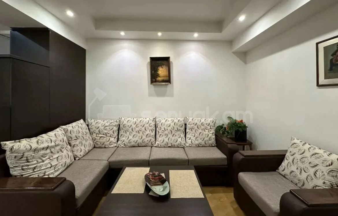 2 Սենյականոց Բնակարան, 45քմ, 3/9 հարկ, Կապիտալ Վերանորոգված, Կահավորված, Արևկող