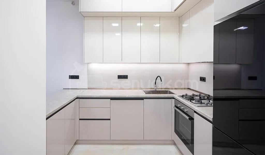 3 Սենյականոց Բնակարան Նորակառույց Քարե Շենքում, 70քմ, 2/4 հարկ, Դիզայներական Վերանորոգված