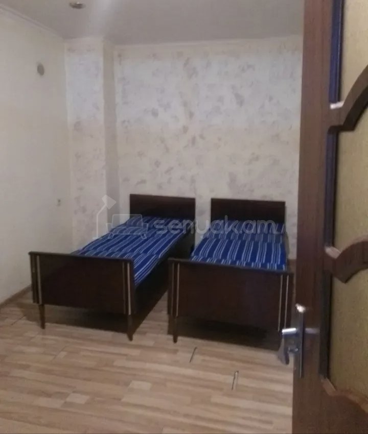 2 Սենյականոց Բնակարան Քարե Շենքում, 34քմ, 1/1 հարկ, Նորմալ Վիճակում, Կահավորված