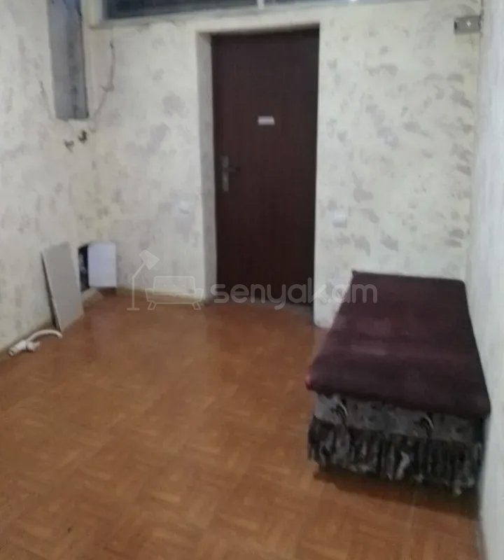 2 Սենյականոց Բնակարան Քարե Շենքում, 34քմ, 1/1 հարկ, Նորմալ Վիճակում, Կահավորված