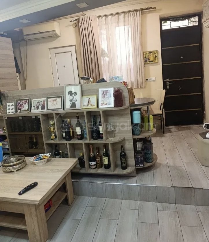 2 Սենյականոց Բնակարան Քարե Շենքում, 48քմ, 1/1 հարկ, Նորմալ Վիճակում, Կահավորված