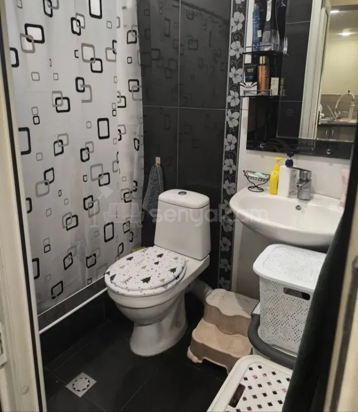 2 Սենյականոց Բնակարան Քարե Շենքում, 48քմ, 1/1 հարկ, Նորմալ Վիճակում, Կահավորված