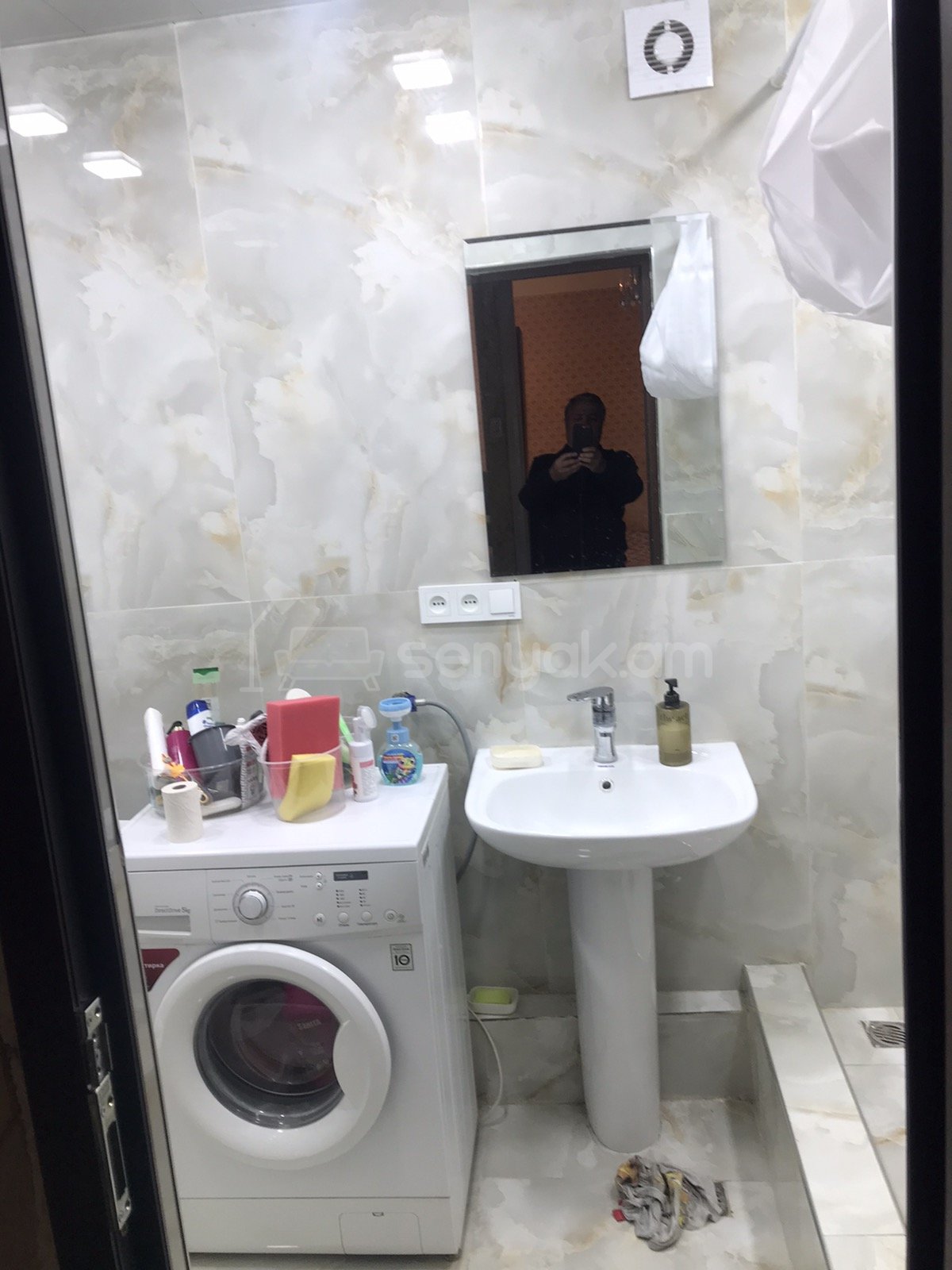 1 Սենյականոց Բնակարան Քարե Շենքում, 40քմ, 4/5 հարկ, Նորմալ Վիճակում, Կահավորված, Արևկող