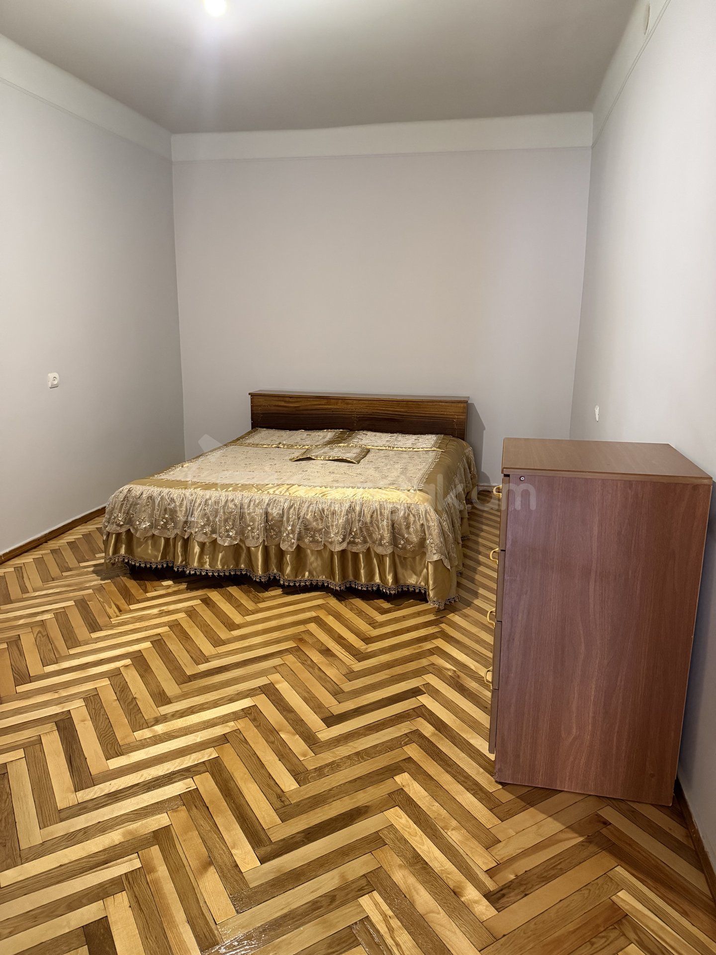 3 Սենյականոց Բնակարան Քարե Շենքում, 70քմ, 1/5 հարկ, Կապիտալ Վերանորոգված, Մասամբ Կահավորված, Արևկող