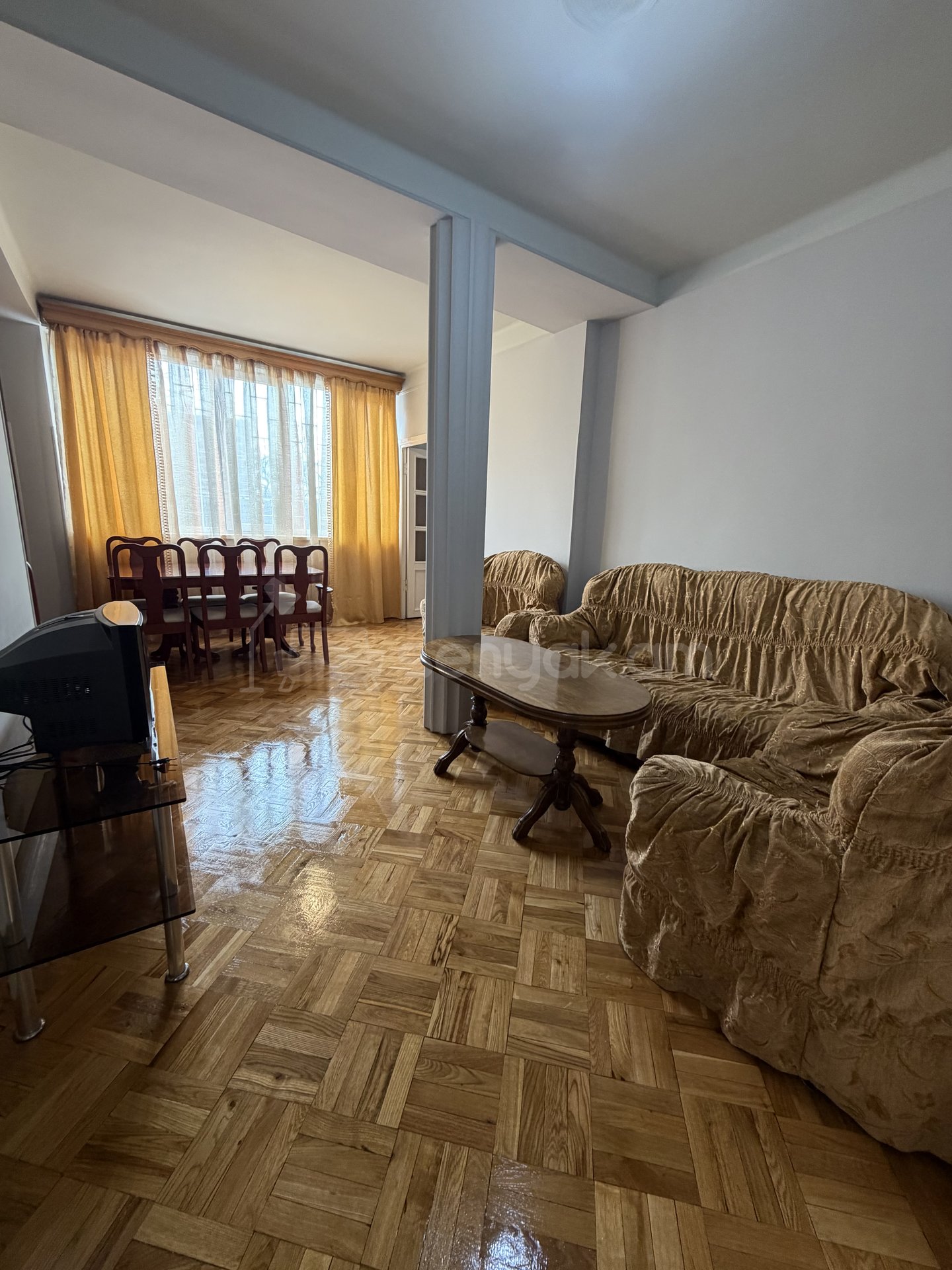 3 Սենյականոց Բնակարան Քարե Շենքում, 70քմ, 1/5 հարկ, Կապիտալ Վերանորոգված, Մասամբ Կահավորված, Արևկող