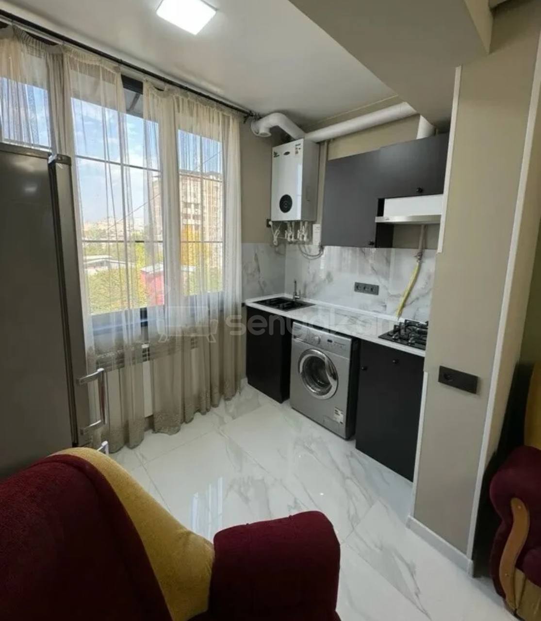 2 Սենյականոց Բնակարան Քարե Շենքում, 48քմ, 5/5 հարկ, Կապիտալ Վերանորոգված, Կահավորված