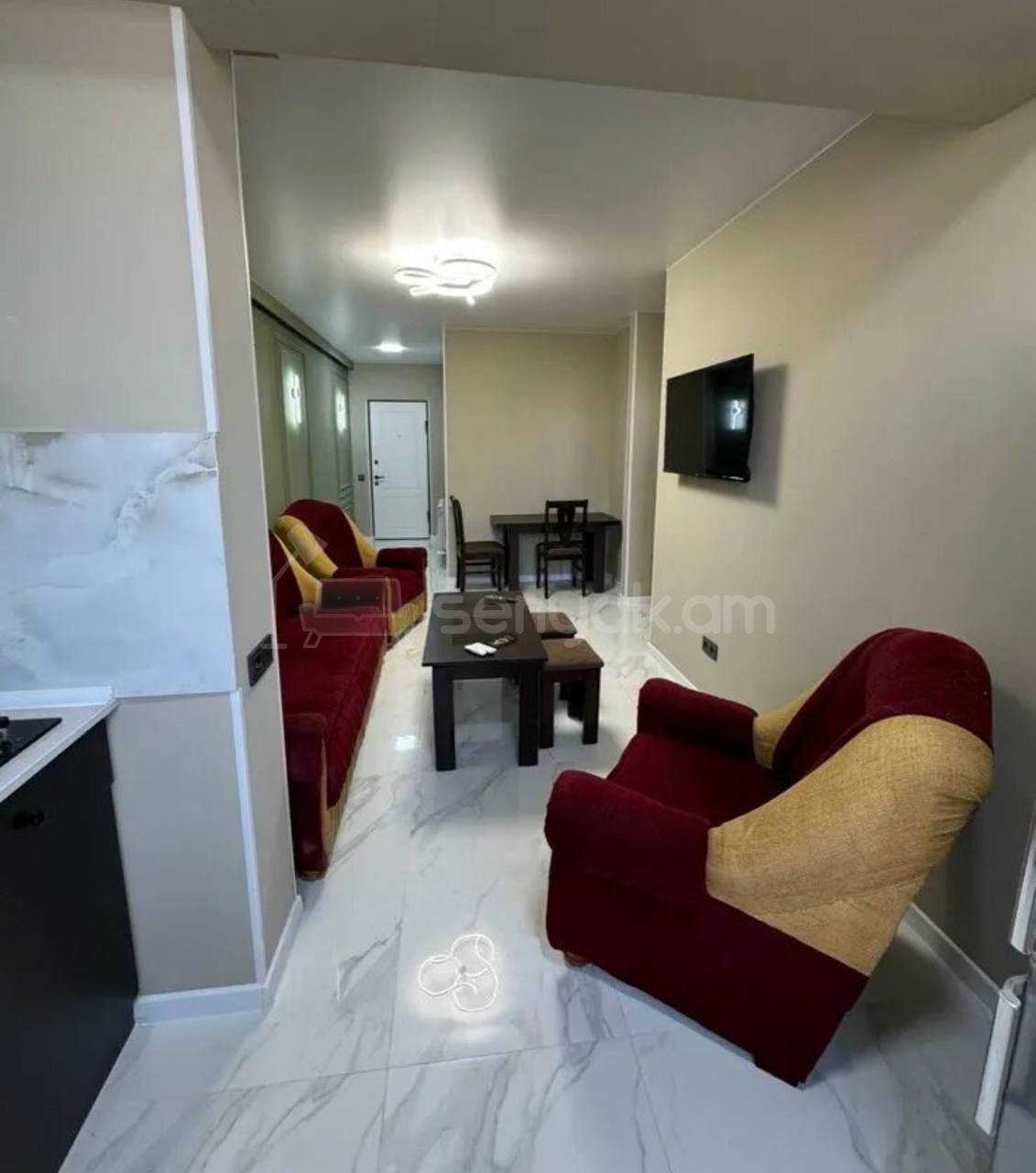 2 Սենյականոց Բնակարան Քարե Շենքում, 48քմ, 5/5 հարկ, Կապիտալ Վերանորոգված, Կահավորված