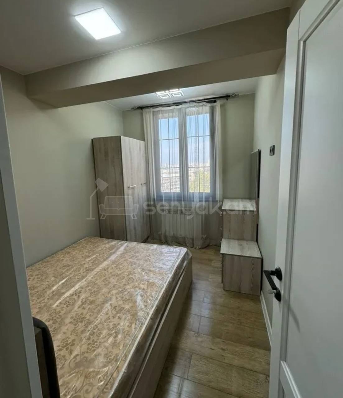 2 Սենյականոց Բնակարան Քարե Շենքում, 48քմ, 5/5 հարկ, Կապիտալ Վերանորոգված, Կահավորված