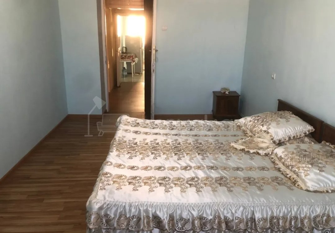 2 Սենյականոց Բնակարան Քարե Շենքում, 60քմ, 5/5 հարկ, Նորմալ Վիճակում, Կահավորված, Արևկող