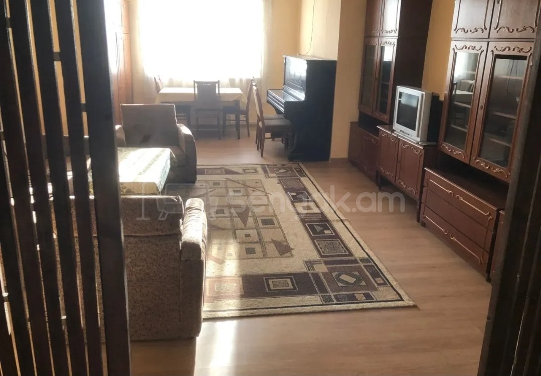 2 Սենյականոց Բնակարան Քարե Շենքում, 60քմ, 5/5 հարկ, Նորմալ Վիճակում, Կահավորված, Արևկող