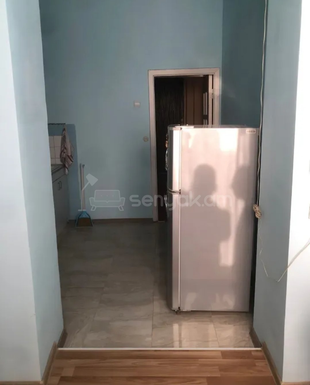 2 Սենյականոց Բնակարան Քարե Շենքում, 60քմ, 5/5 հարկ, Նորմալ Վիճակում, Կահավորված, Արևկող