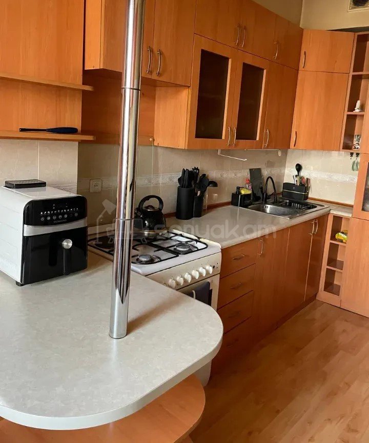 2 Սենյականոց Բնակարան, 70քմ, 3/9 հարկ, Կապիտալ Վերանորոգված