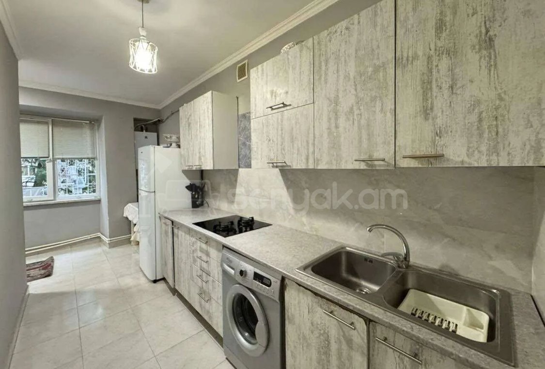 3 Սենյականոց Բնակարան, 76քմ, 1/9 հարկ, Նորմալ Վիճակում