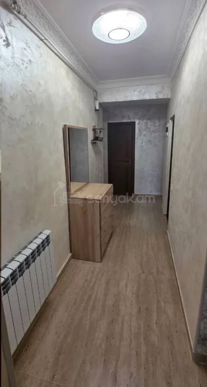 3 Սենյականոց Բնակարան Քարե Շենքում, 65քմ, 3/5 հարկ, Կապիտալ Վերանորոգված, Կահավորված