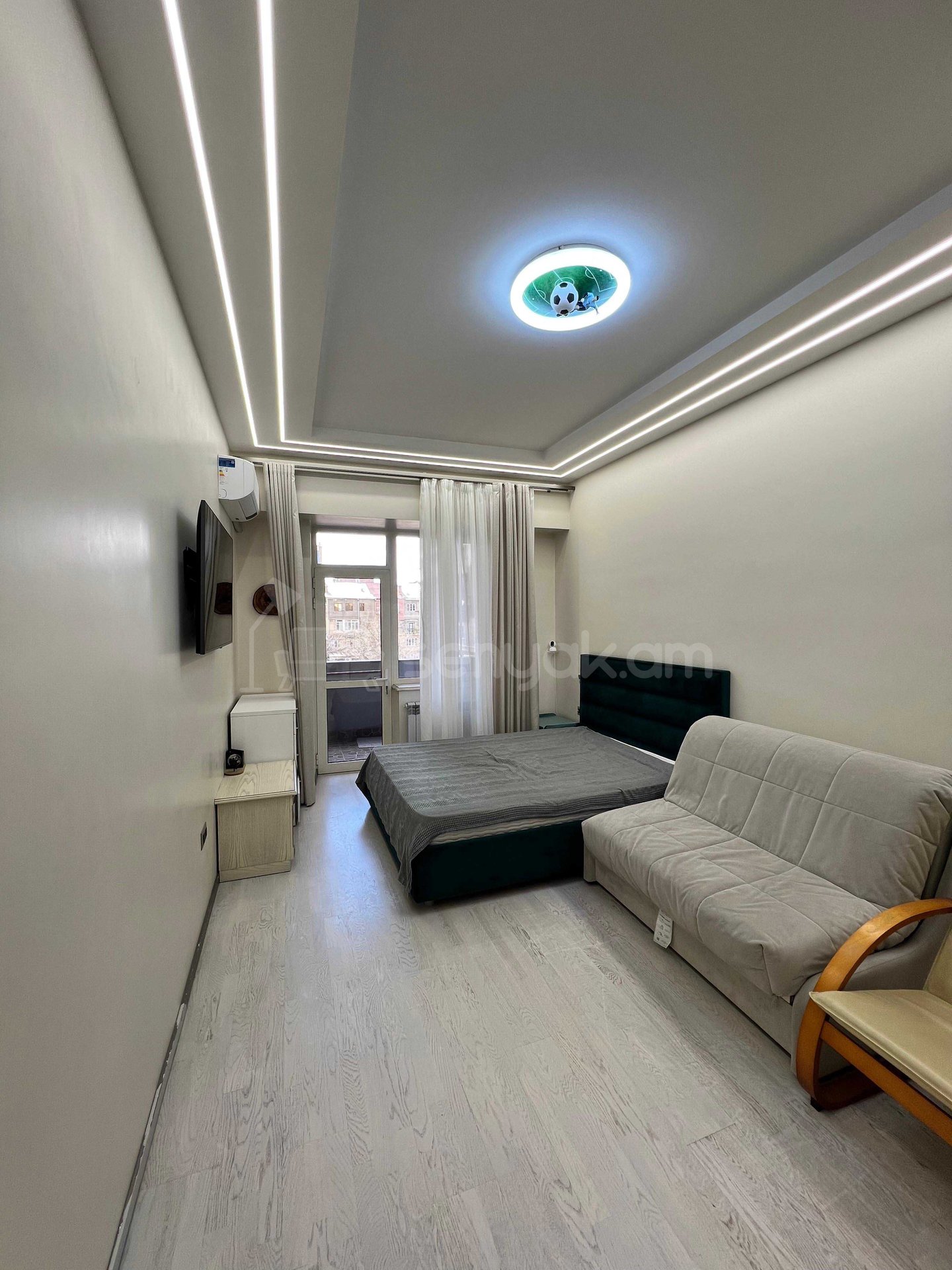 3 Սենյականոց Բնակարան Նորակառույցում, 120քմ, 3/15 հարկ, Դիզայներական Վերանորոգված