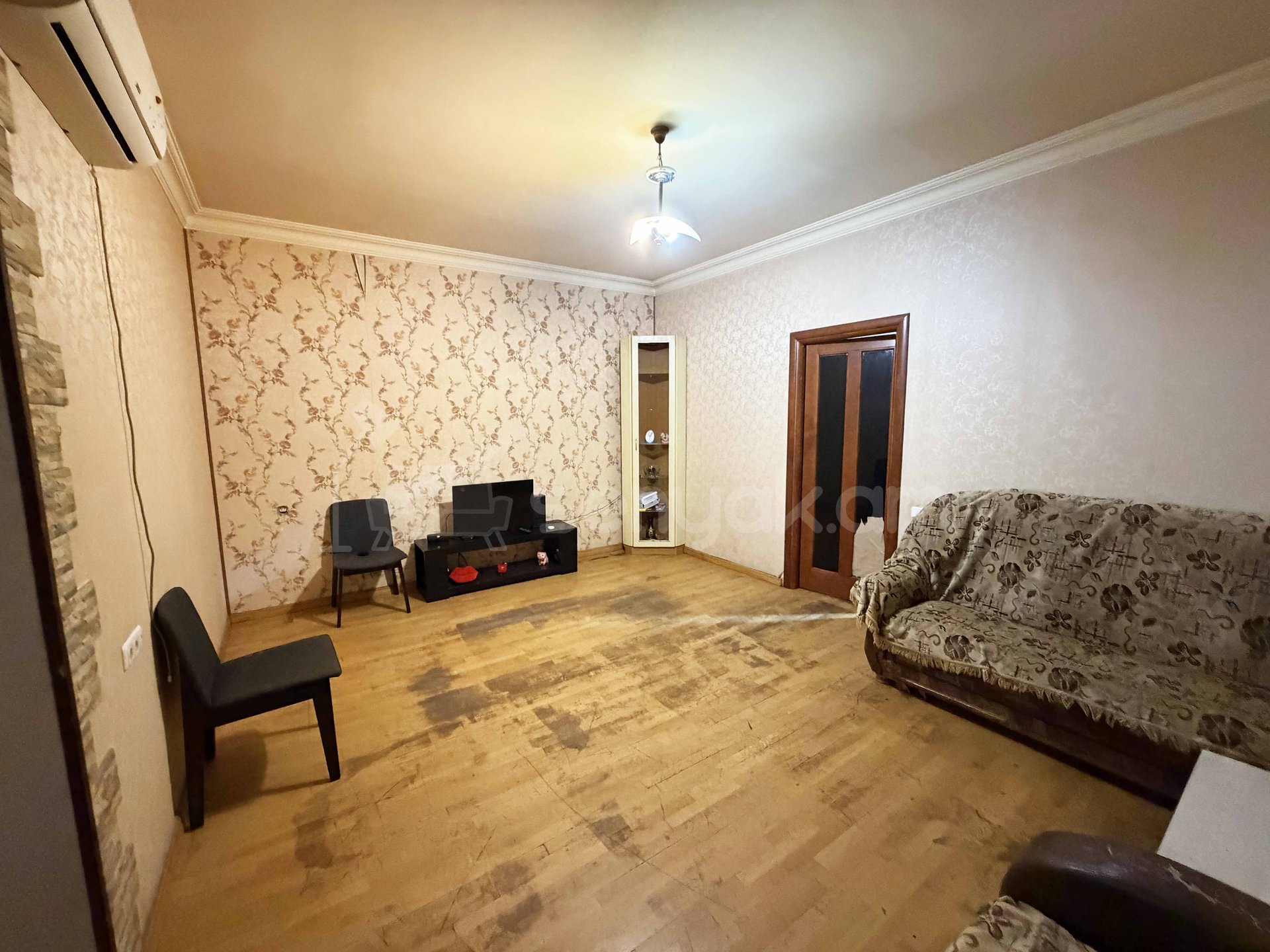 2 Սենյականոց Բնակարան Քարե Շենքում, 68քմ, 2/4 հարկ, Կապիտալ Վերանորոգված