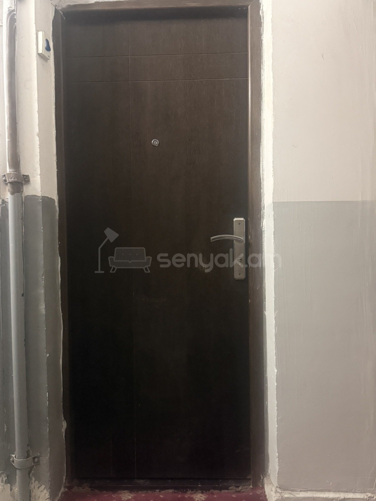 1 Սենյականոց Բնակարան Քարե Շենքում, 30քմ, 2/4 հարկ, Նորմալ Վիճակում, Կահավորված