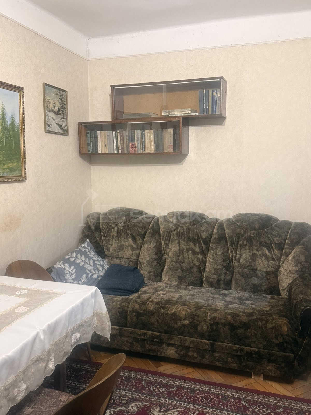 1 Սենյականոց Բնակարան Քարե Շենքում, 30քմ, 2/4 հարկ, Նորմալ Վիճակում, Կահավորված