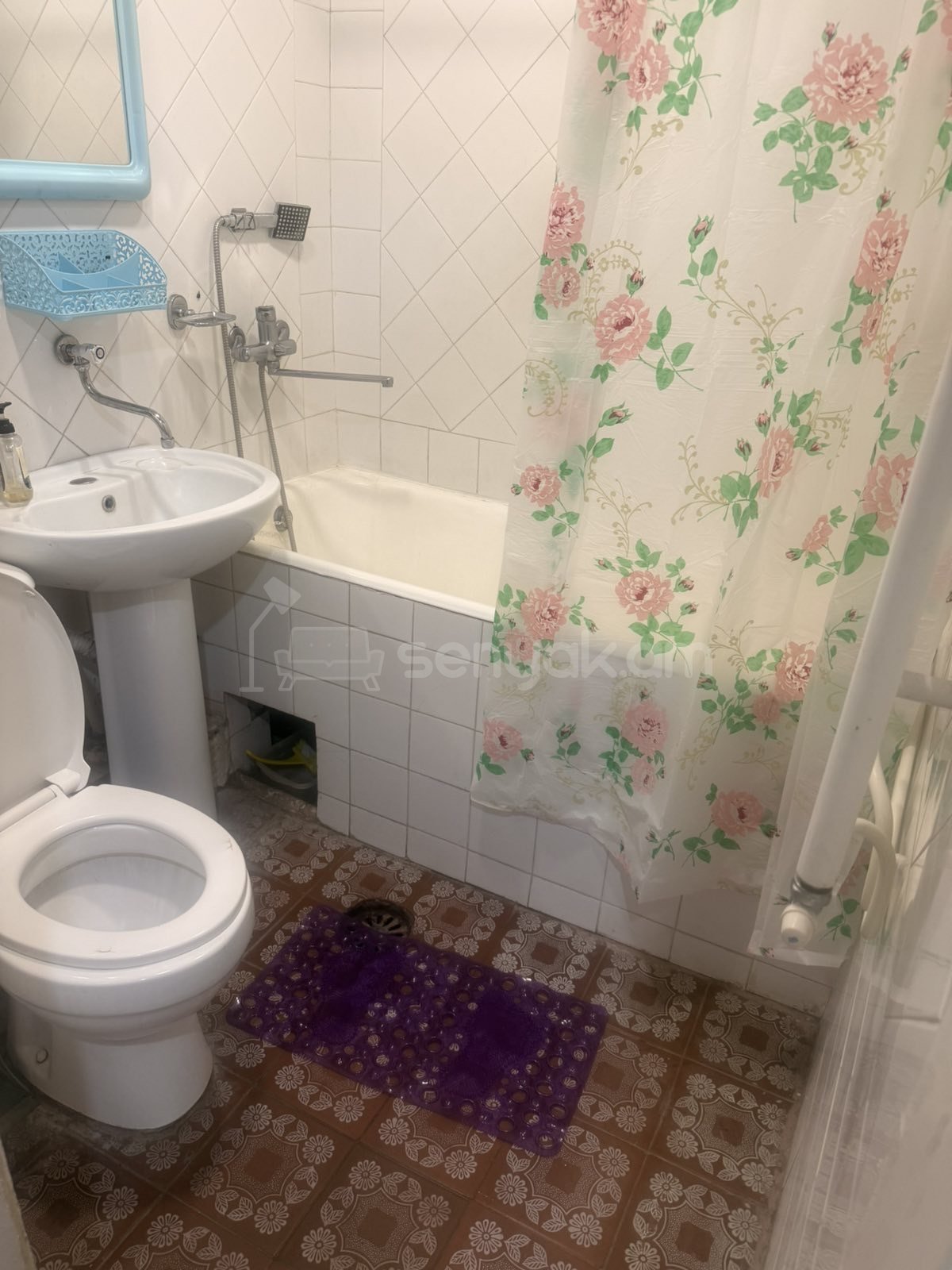 1 Սենյականոց Բնակարան Քարե Շենքում, 30քմ, 2/4 հարկ, Նորմալ Վիճակում, Կահավորված