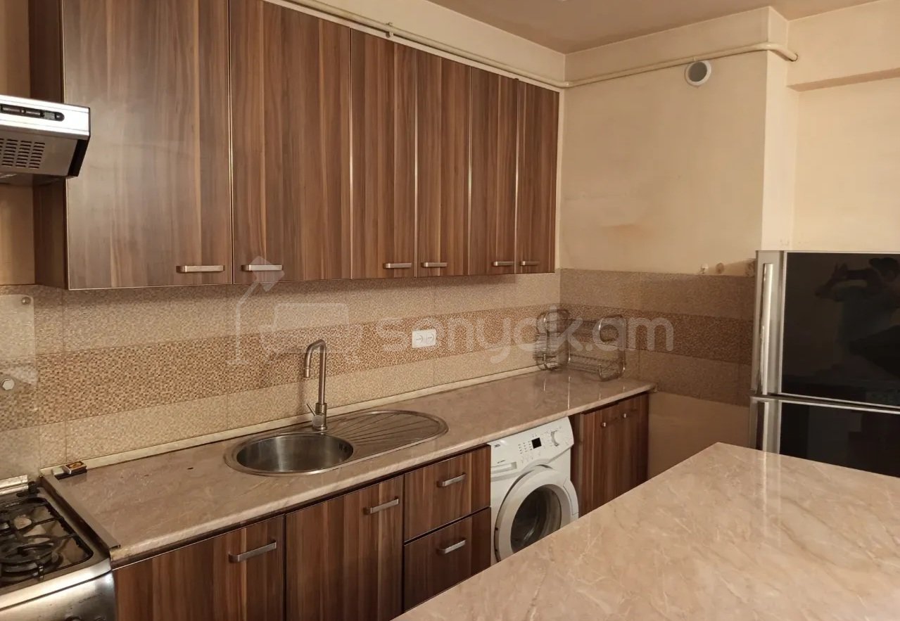 2 Սենյականոց Բնակարան Քարե Շենքում, 52քմ, 5/5 հարկ, Կապիտալ Վերանորոգված, Կահավորված